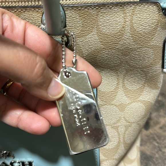 Authentic coach Almost brand new worn only 2 times - Picture 6 of 6